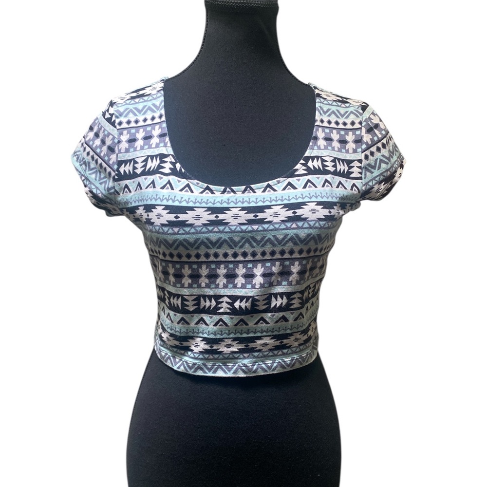 Charlotte Russe Geometric Blue Black Crop Top L GUC